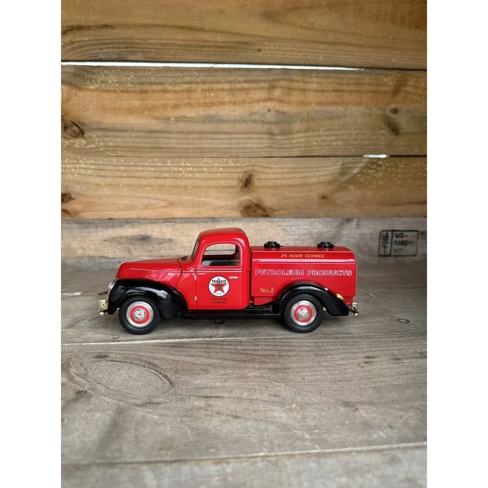 Vintage‎ 1940 Ford Texaco Petroleum No.2 Fuel Truck By Golden Wheel